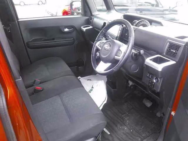 DAIHATSU WAKE