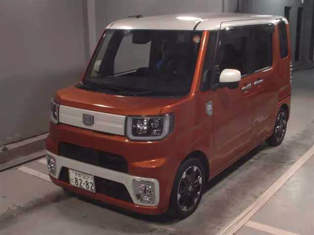 DAIHATSU WAKE