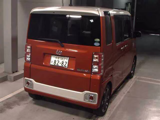 DAIHATSU WAKE