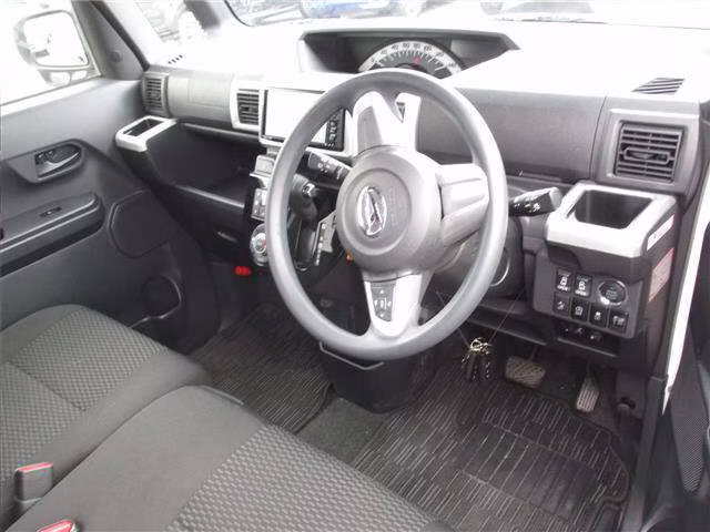 DAIHATSU WAKE
