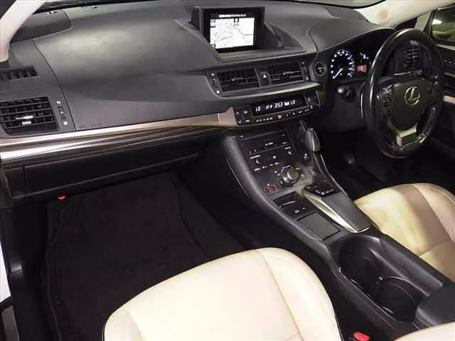 LEXUS CT200H