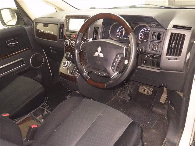 MITSUBISHI DELICA D:5