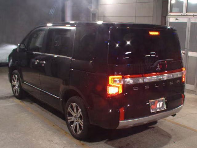 MITSUBISHI DELICA D:5