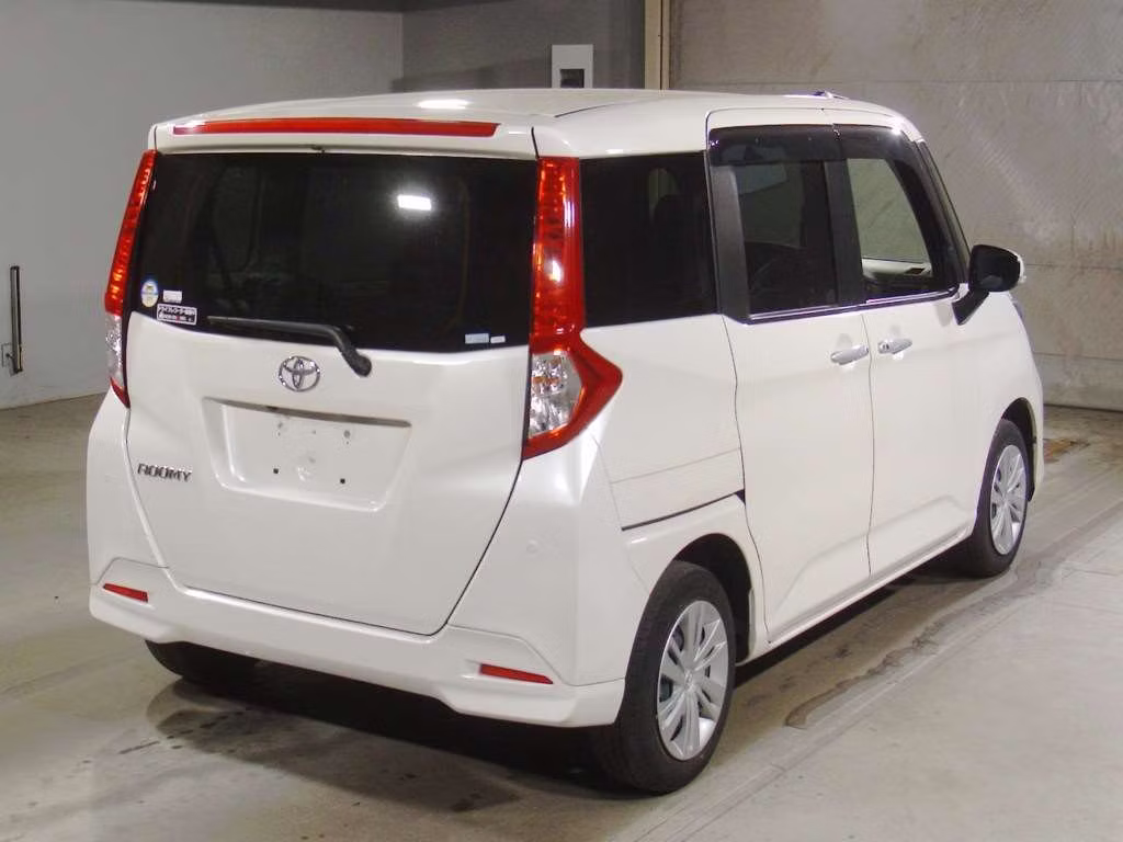 TOYOTA ROOMY