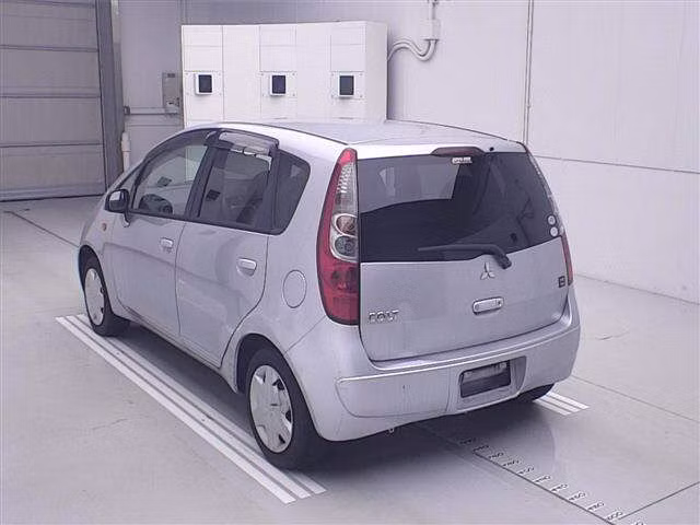 MITSUBISHI COLT
