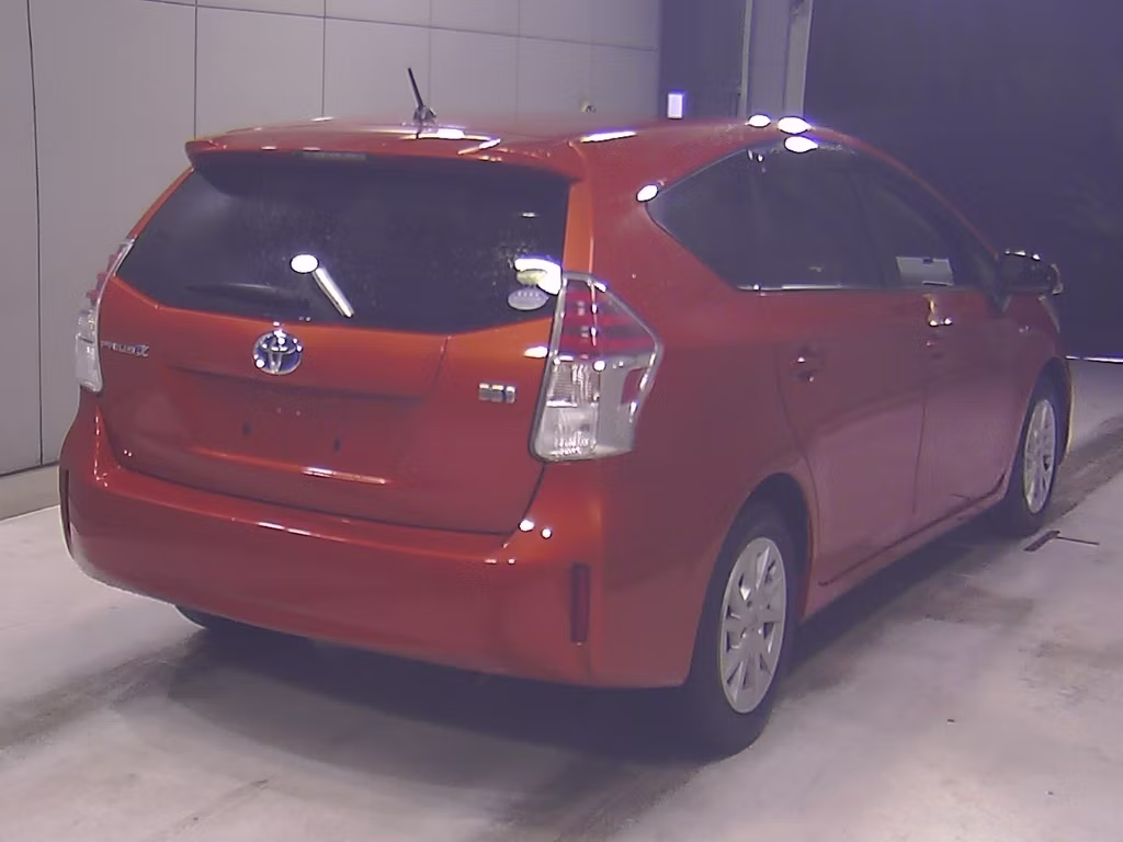 TOYOTA PRIUS ALPHA