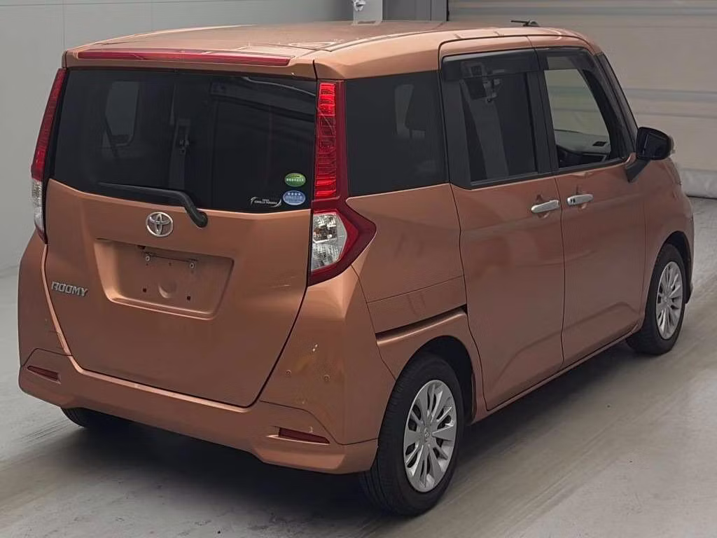 TOYOTA ROOMY