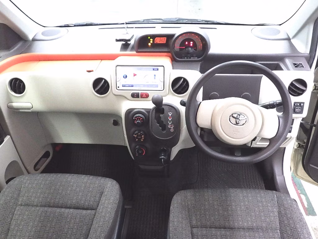 TOYOTA PORTE