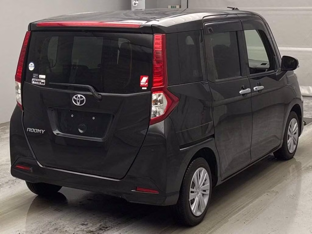 TOYOTA ROOMY