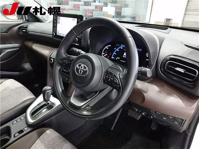 TOYOTA YARIS CROSS