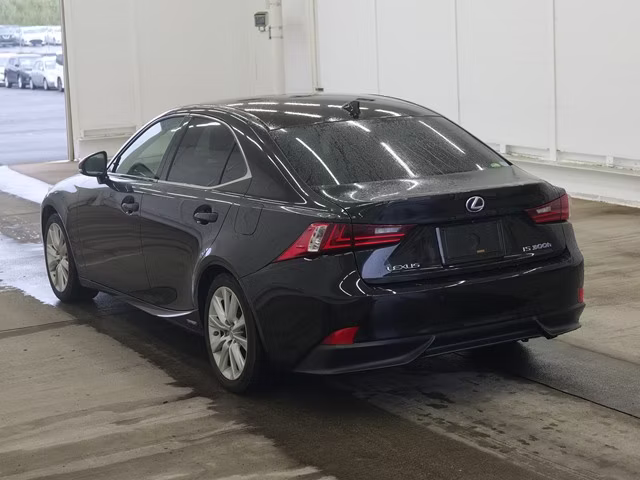 LEXUS IS300H