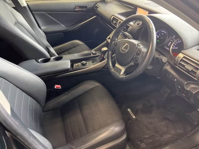LEXUS IS300H