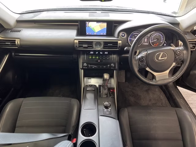 LEXUS IS300H