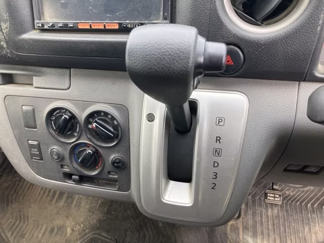 NISSAN NV350 CARAVAN