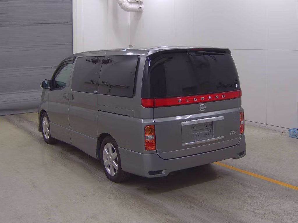 NISSAN ELGRAND