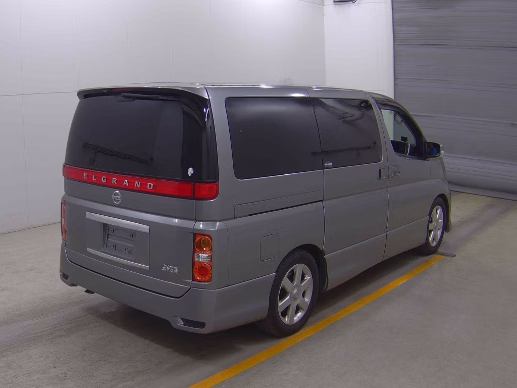 NISSAN ELGRAND