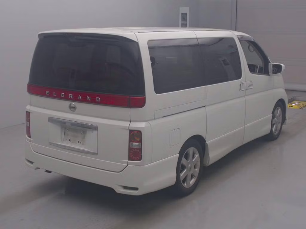 NISSAN ELGRAND
