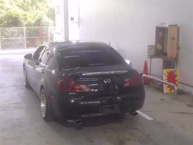NISSAN SKYLINE