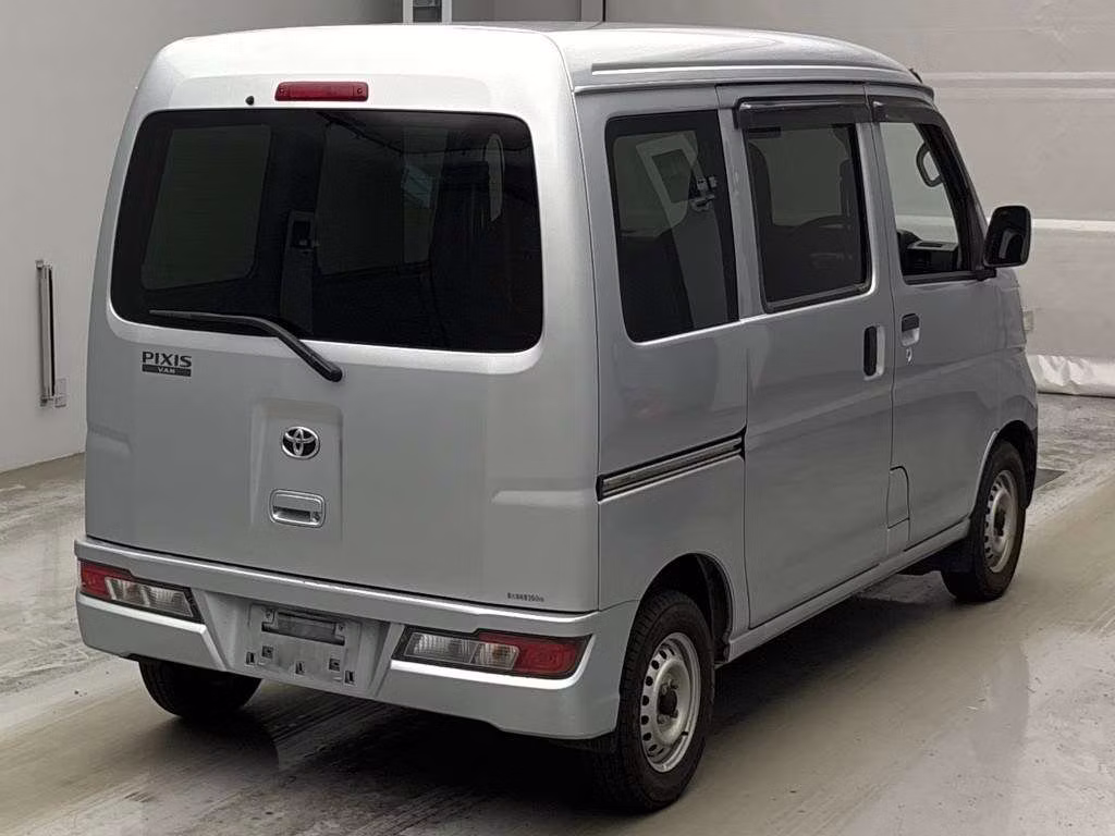 TOYOTA PIXIS VAN