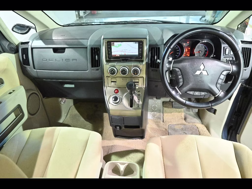MITSUBISHI DELICA D:5