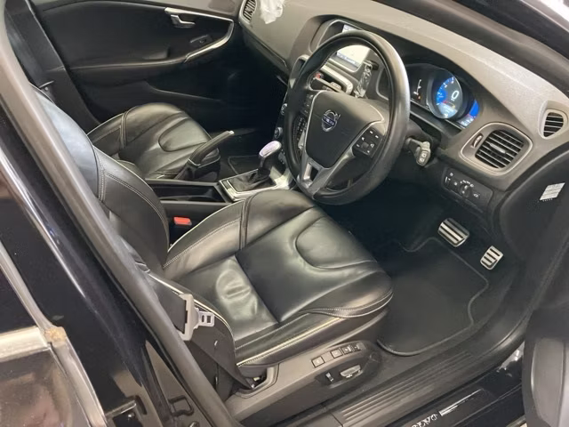 VOLVO V40