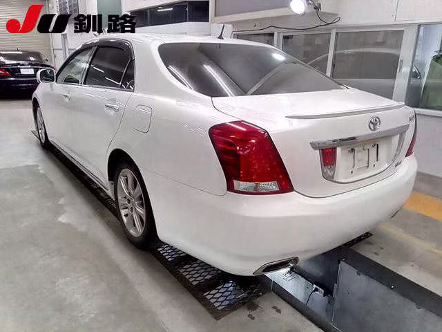 TOYOTA CROWN MAJESTA