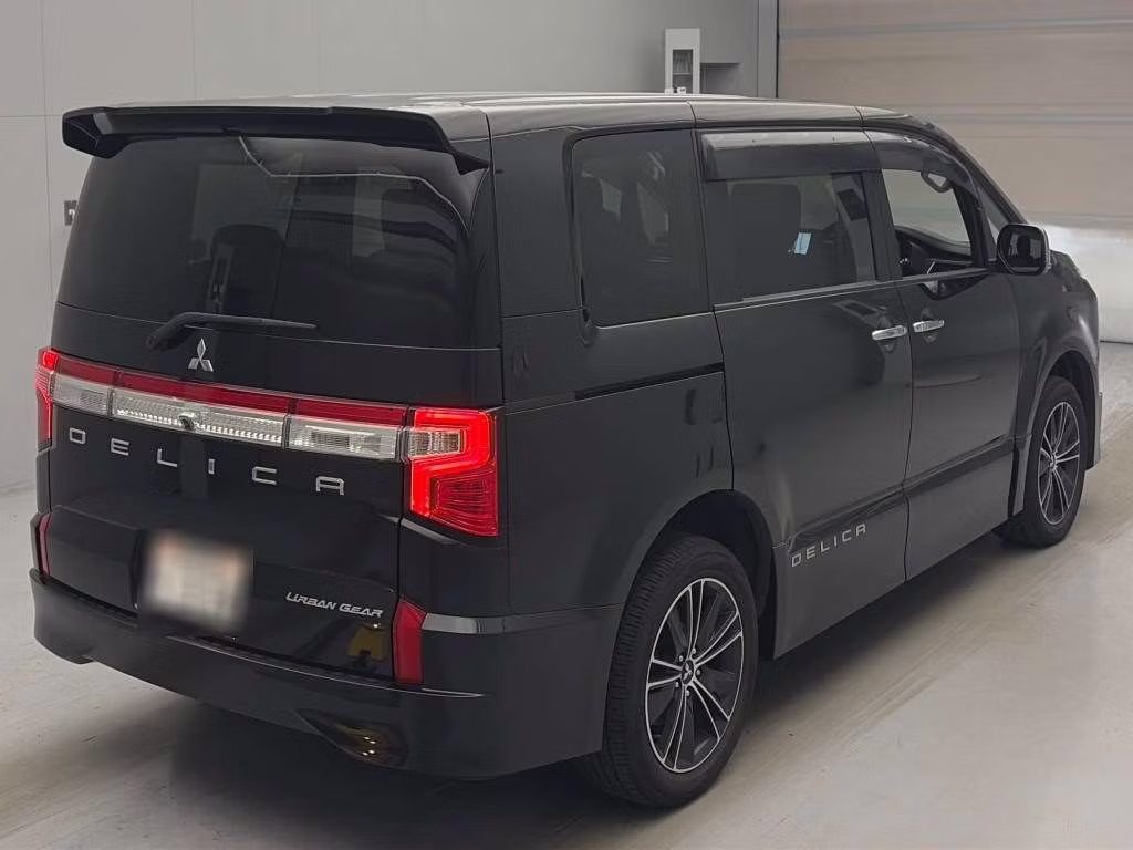 MITSUBISHI DELICA D:5
