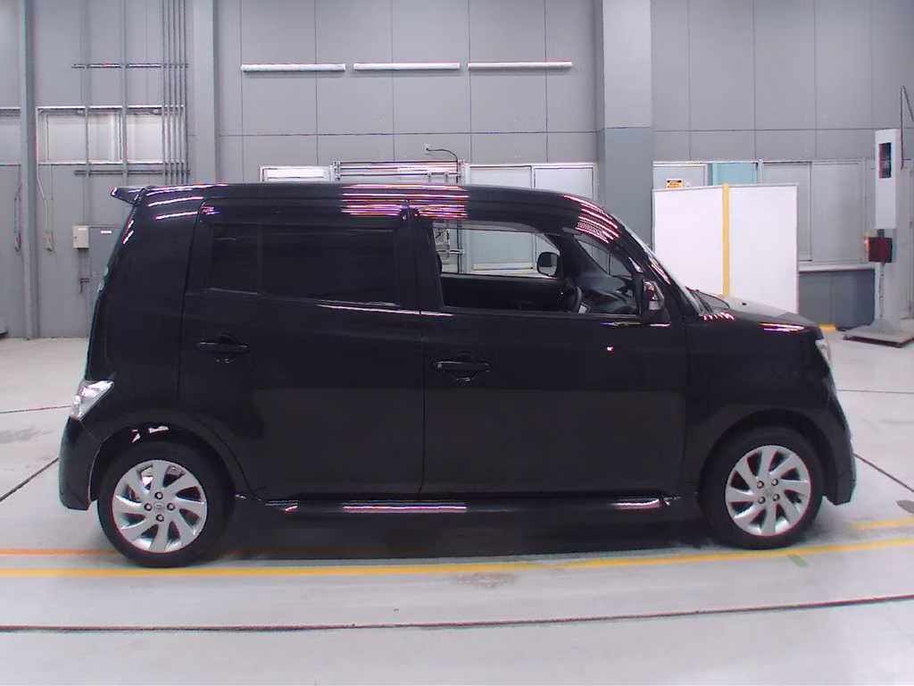TOYOTA BB