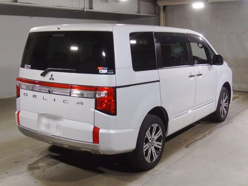 MITSUBISHI DELICA D:5