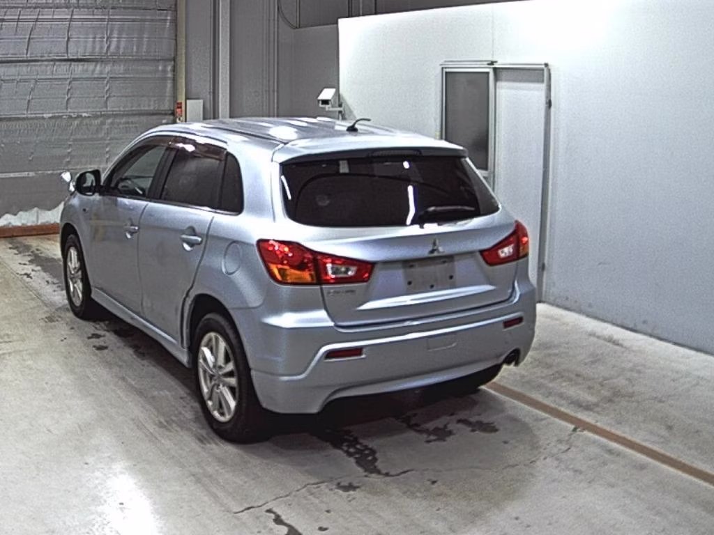 MITSUBISHI RVR