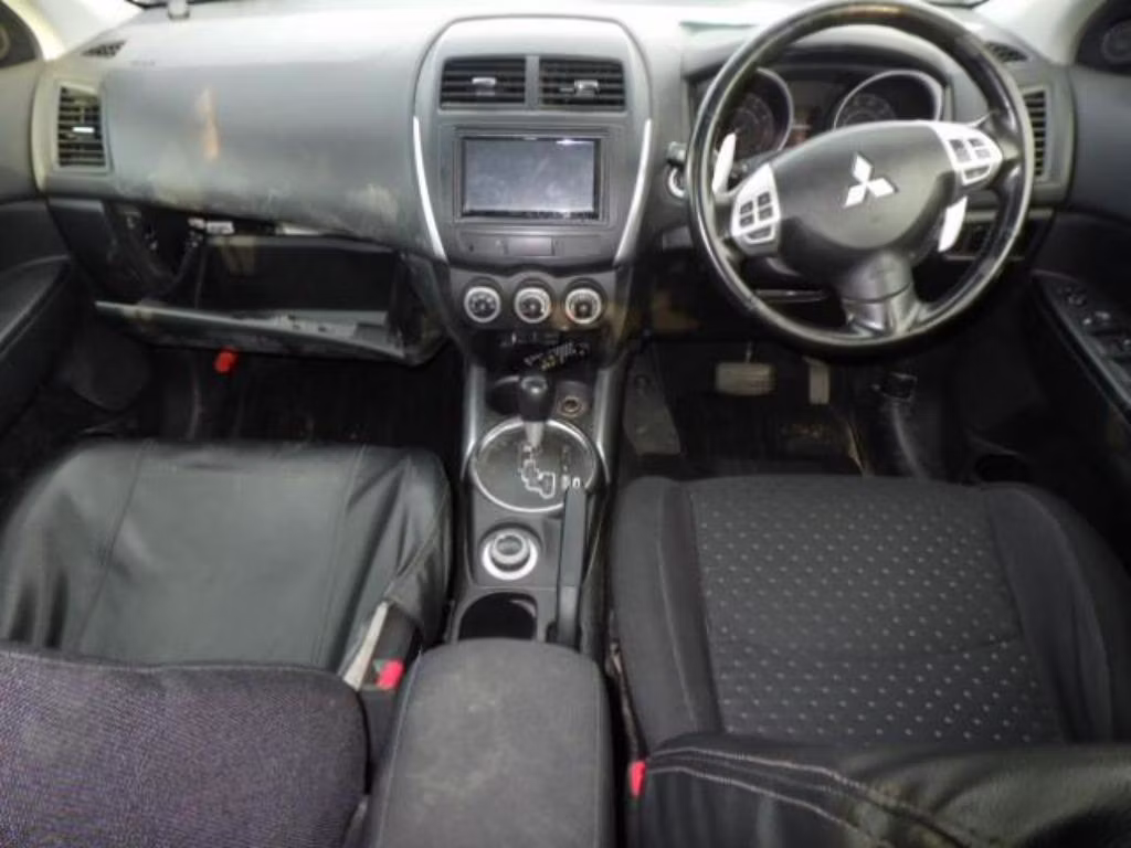 MITSUBISHI RVR