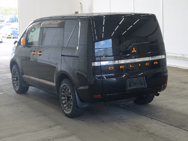 MITSUBISHI DELICA D:5