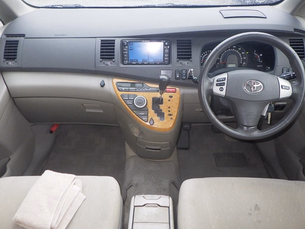 TOYOTA ISIS