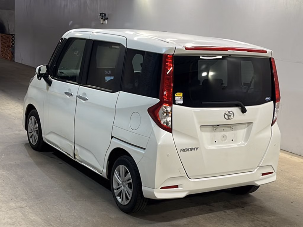 TOYOTA ROOMY