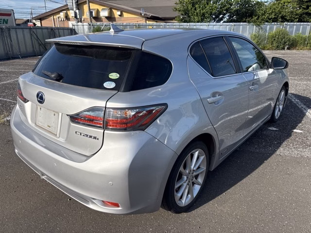 LEXUS CT200H
