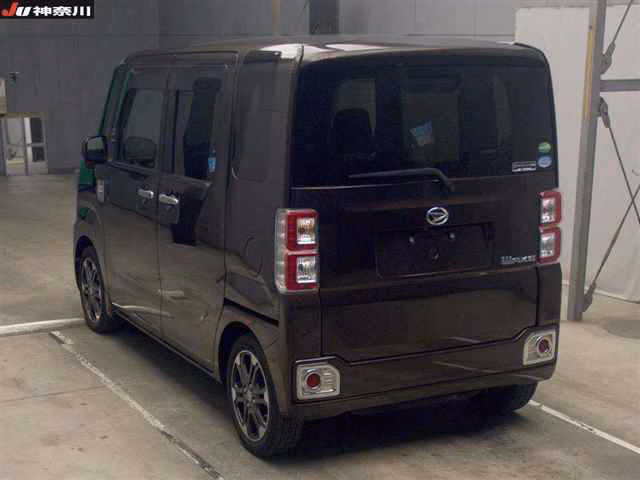 DAIHATSU WAKE
