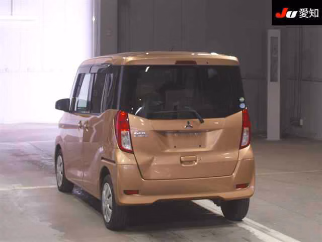 MITSUBISHI EK SPACE