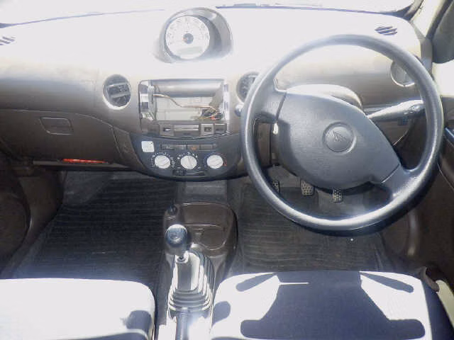 DAIHATSU ESSE