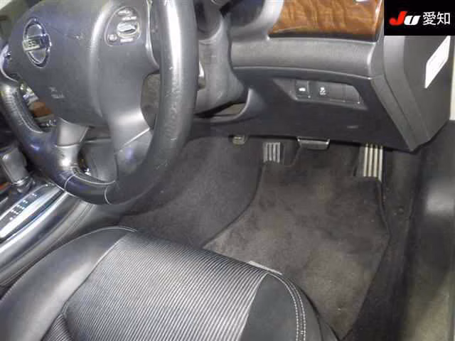 NISSAN FUGA