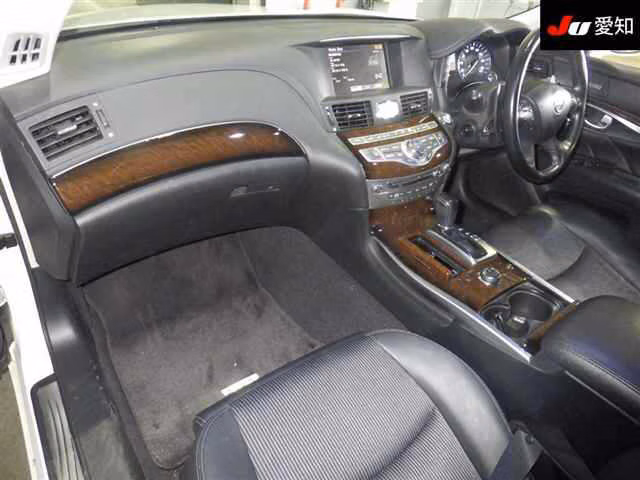 NISSAN FUGA