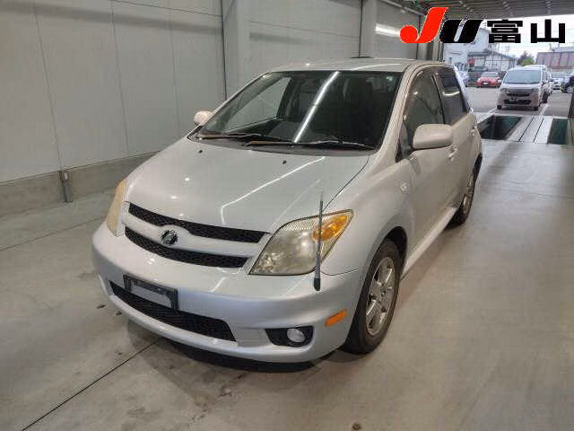 TOYOTA IST