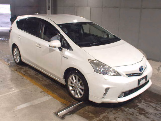 TOYOTA PRIUS ALPHA