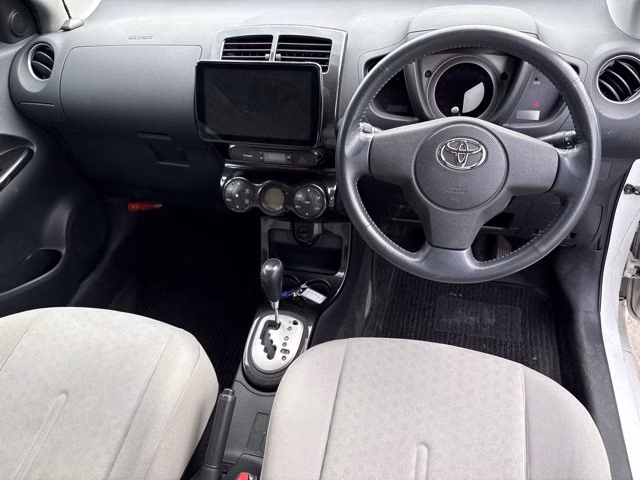 TOYOTA IST