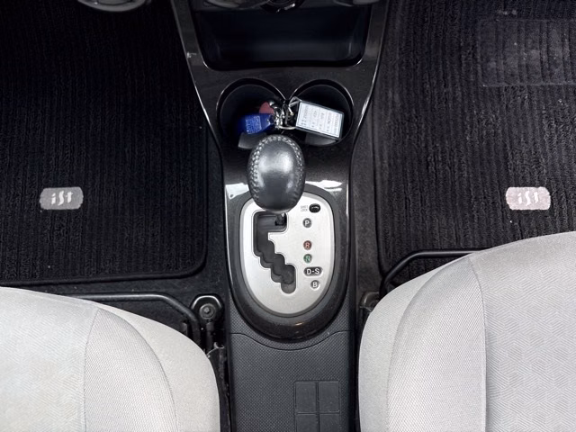 TOYOTA IST