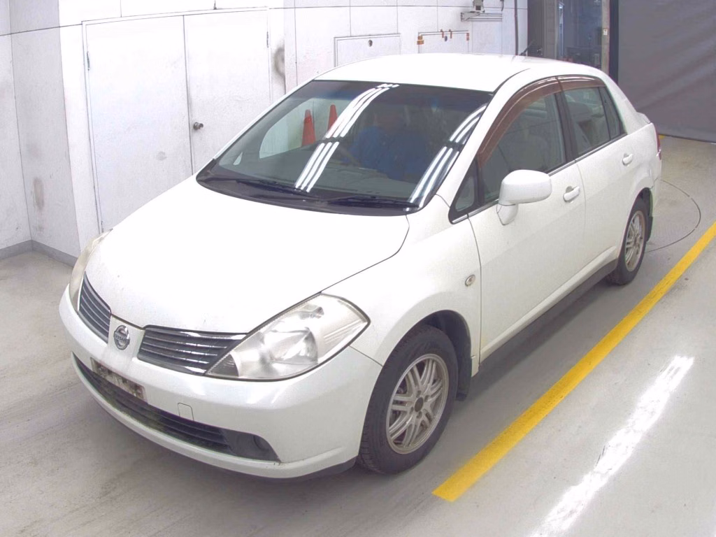 NISSAN TIIDA LATIO