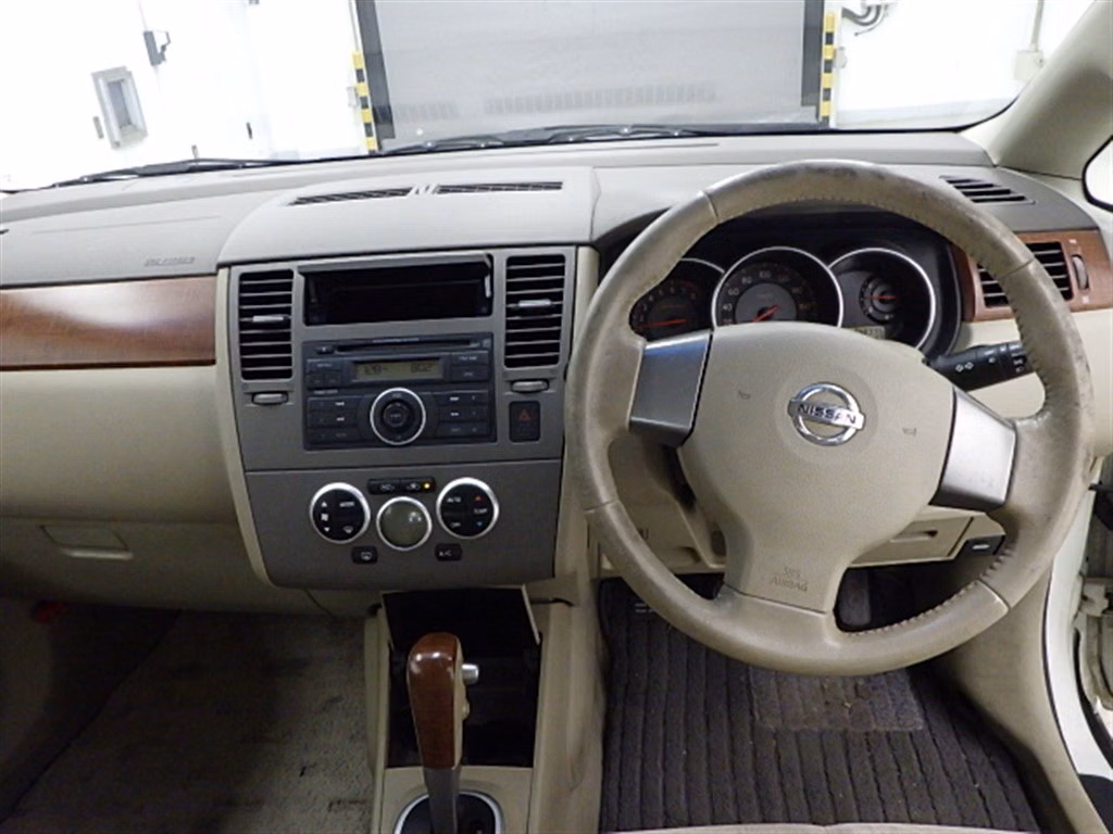 NISSAN TIIDA LATIO