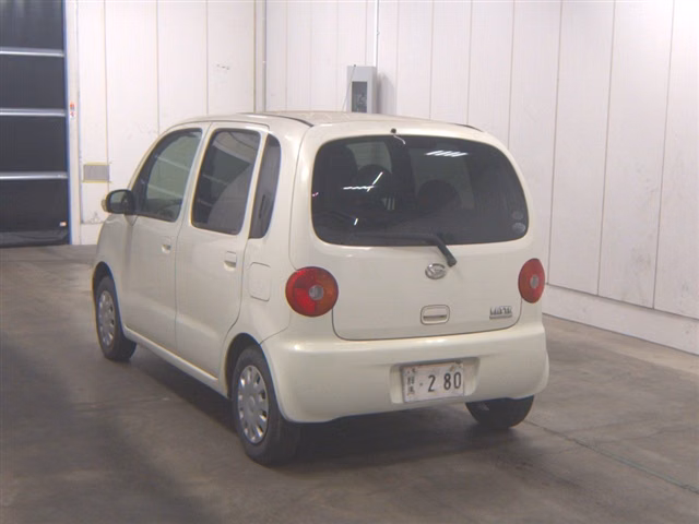 DAIHATSU MOVE LATTE