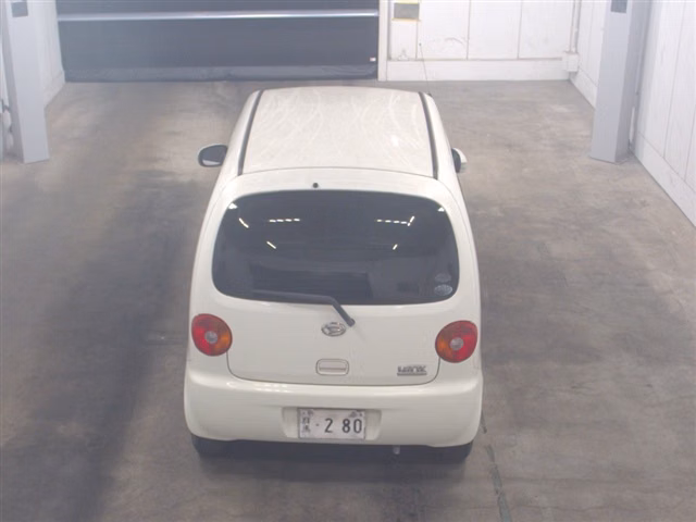 DAIHATSU MOVE LATTE