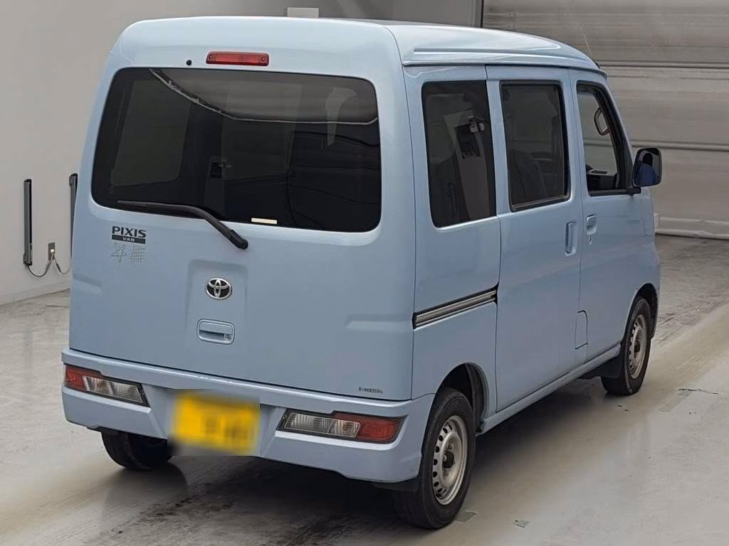 TOYOTA PIXIS VAN