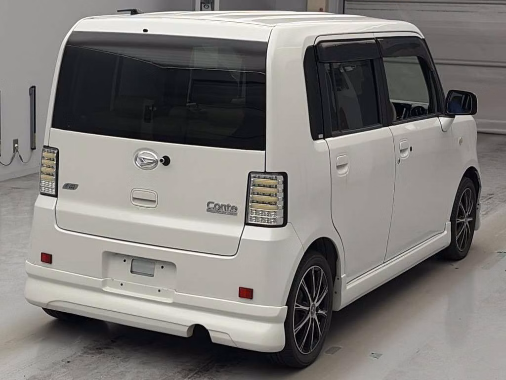 DAIHATSU MOVE CONTE